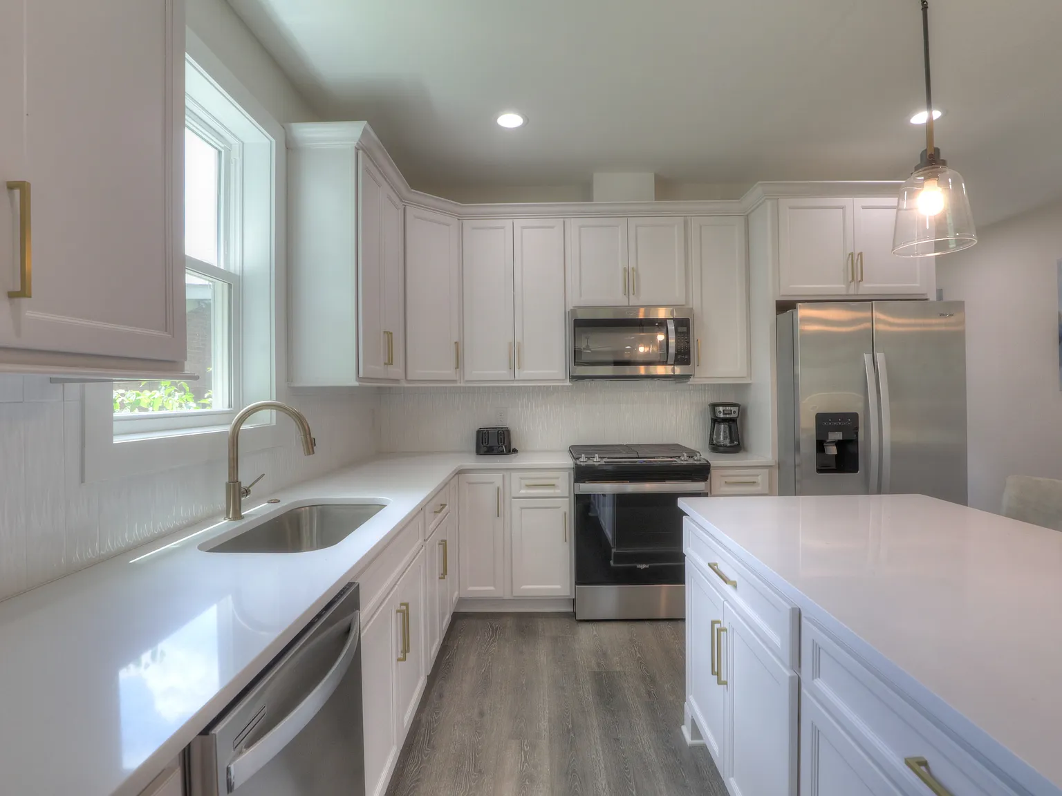 3 bed, 2088 sqft, $3,000 — Photo 2