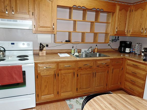 3rd image of 907 Lakeview Dr