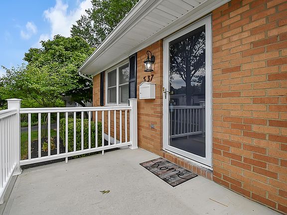4th image of 537 Deerwood Ave