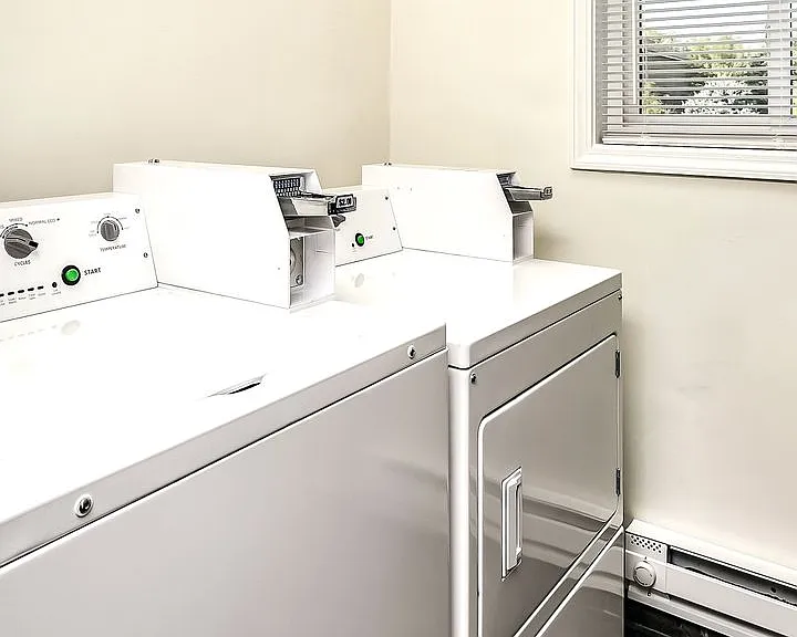 CB 12 — Photo 15