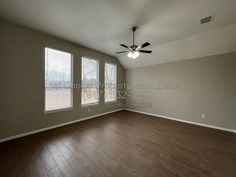 5312 Scenic Point Dr — Photo 12