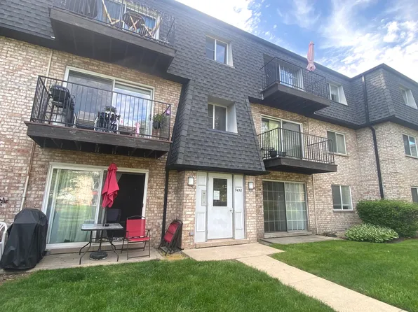 9458 Bay Colony Dr APT 1N, Des Plaines, IL 60016