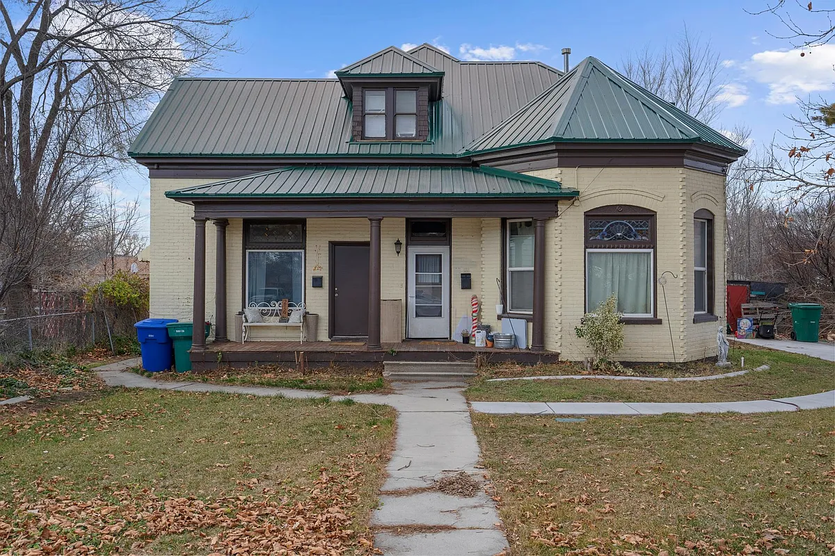 Building Photo - 216 S 200th St W #B