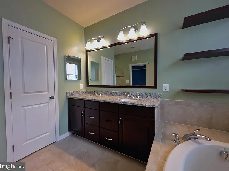 23542 Buckland Farm Ter — Photo 14