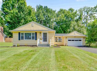 370 Kreag Rd, Pittsford, NY 14534