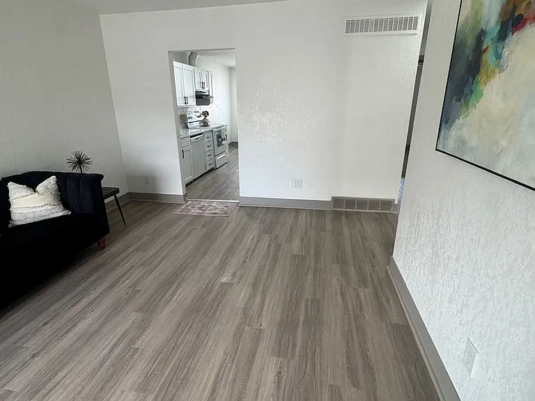 The Katmai Apartments — Photo 23