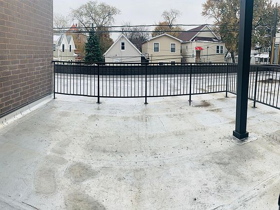 4th image of 2537 W Fullerton Ave