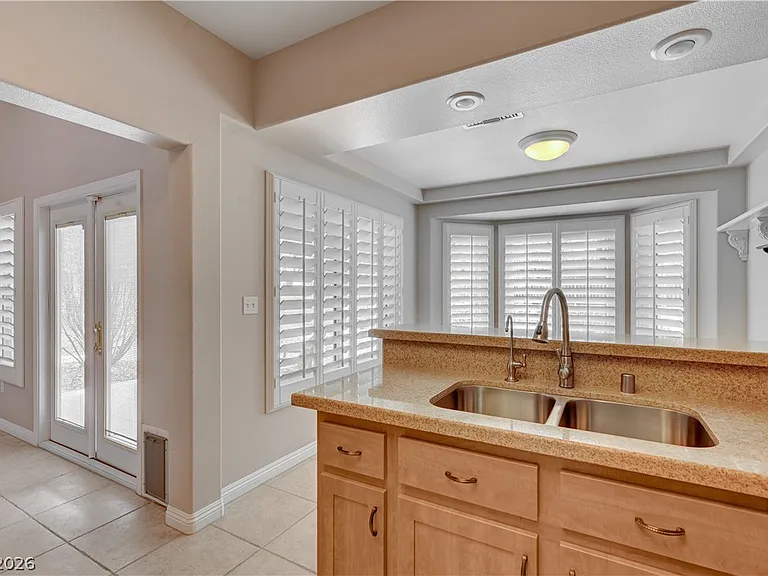 10609 Paradise Point Dr — Photo 9