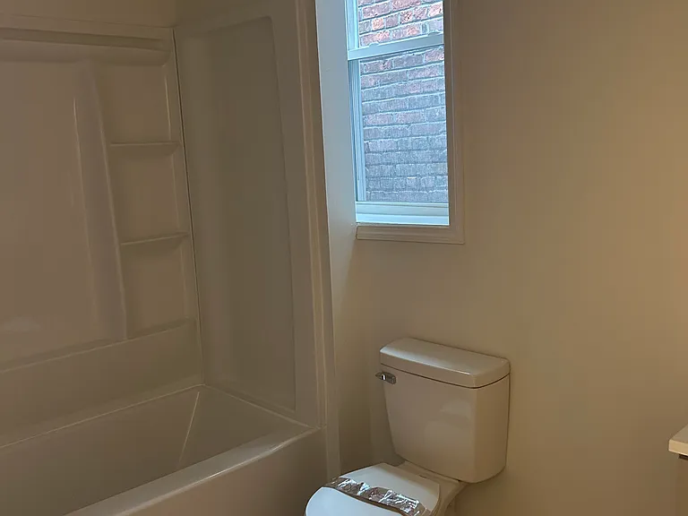 346 Madison Ave #3 — Photo 7