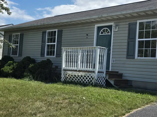 74 Midnoon Dr, Martinsburg, WV 25404