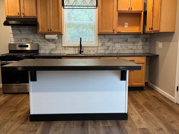37 Draper Ave #37, Mansfield, MA 02048