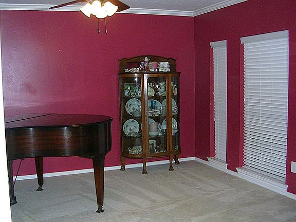4th image of 1036 Glenview Dr
