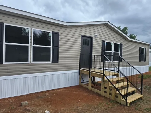 132 Galahad Dr, Prattville, AL 36067