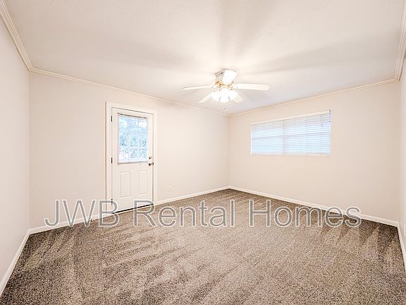 5th image of 2725 Herschel St