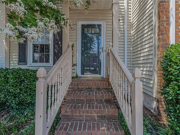 5th image of 714 Firehouse Ln