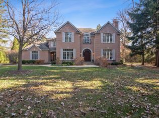 1925 Ridgewood Ln E, Glenview, IL 60025