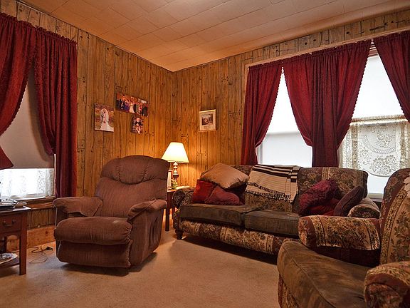 2nd image of 213 W Washington St