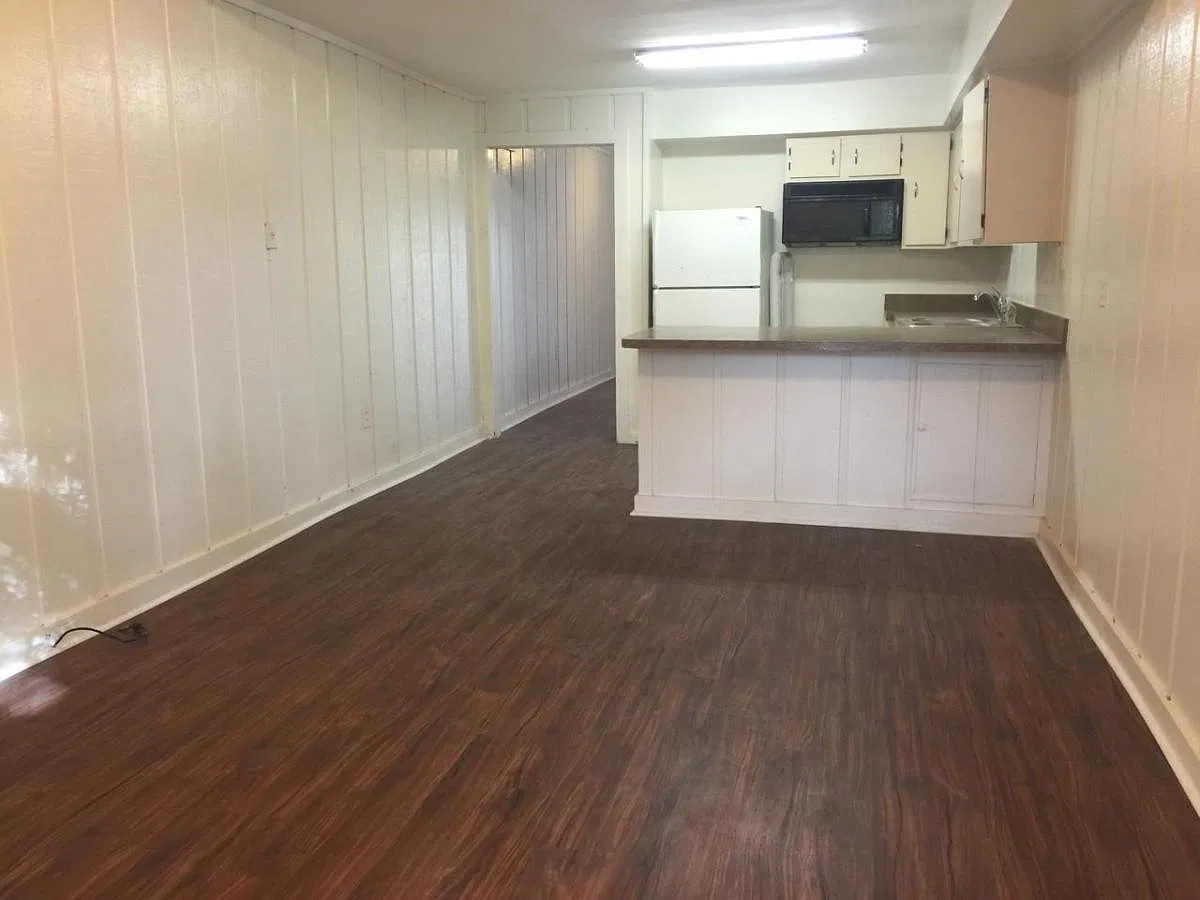 1 bed, 900 sqft, $1,350 — Photo 3