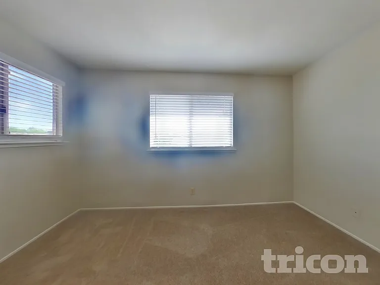 1630 E Lake Ct — Photo 11