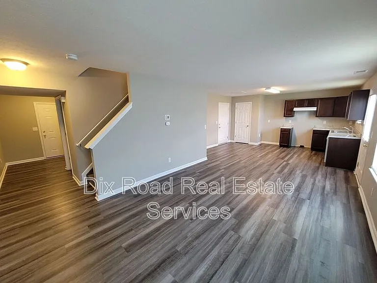 837 Prescot Cir — Photo 5