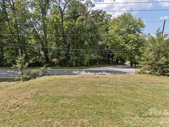 5th image of 379 Bee Tree Rd