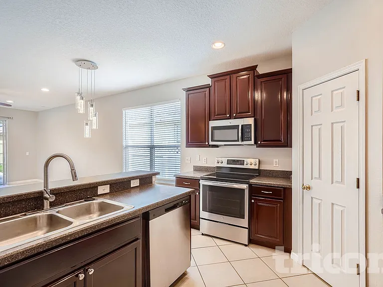 5555 Burlwood Dr — Photo 10