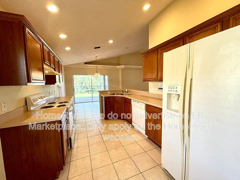 2141 Hunters Greene Dr — Photo 10