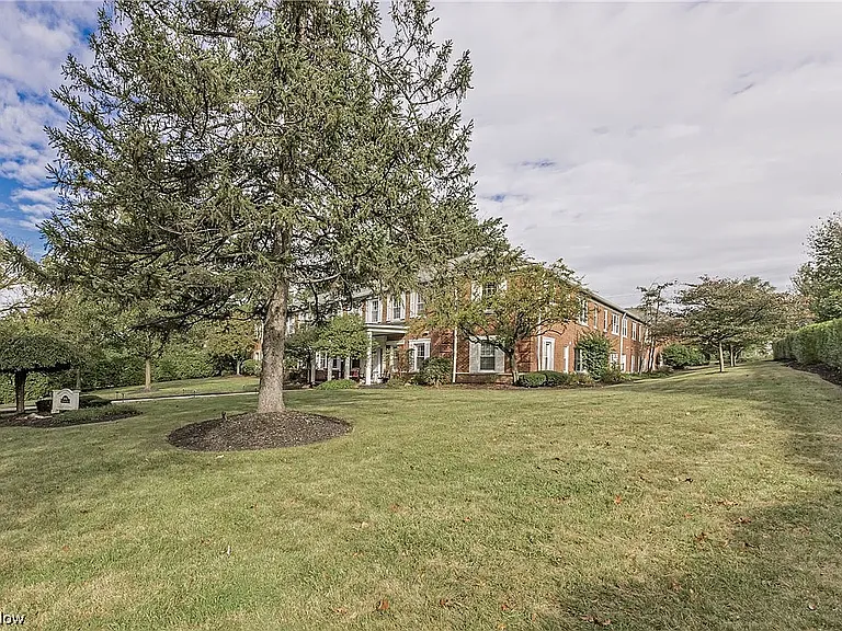 20301 Shelburne Rd #8B — Photo 26
