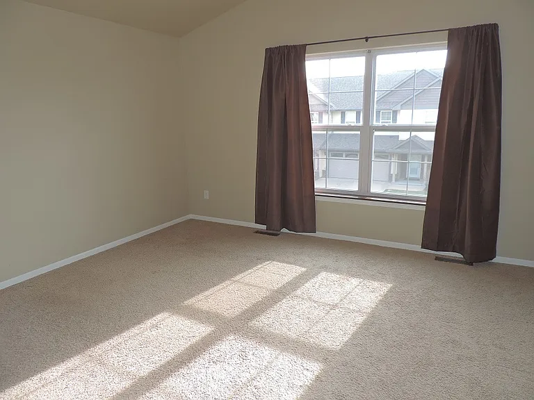 425 Cambria Dr — Photo 9