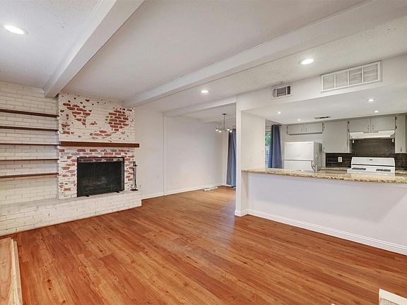 4th image of 1302 E Saint Johns Ave #A