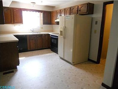 3rd image of 3906 Cidermill Dr