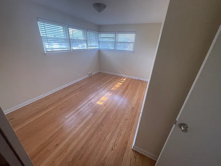 9521 Kildare Ave — Photo 8