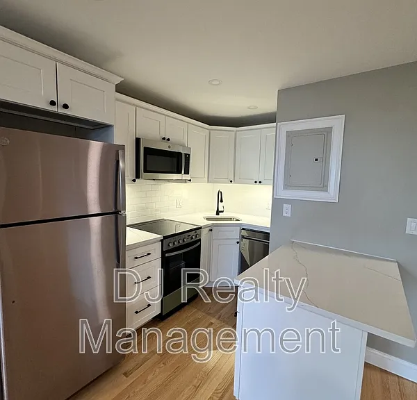 307-309 North St #7 — Photo 5