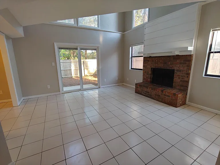 3693 Donovan Dr #B — Photo 9