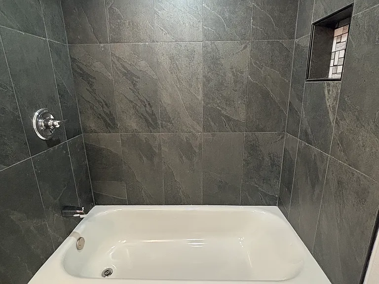 204 W England Ave — Photo 18