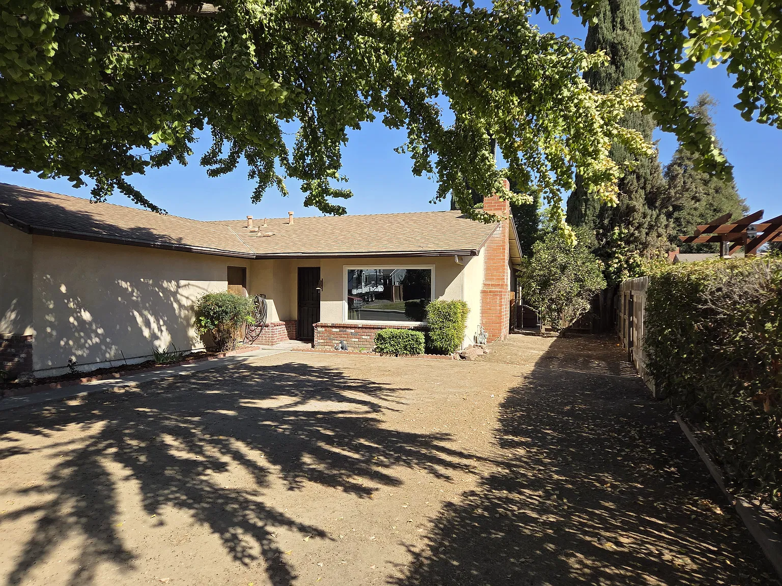 3 bed, 1500 sqft, $2,200 — Photo 2