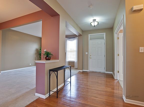 4th image of 1630 S Lancaster Ln