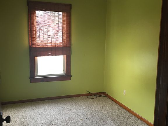4th image of 377 W 43rd St