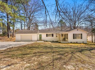 833 Ridgeview Dr, Clinton, TN 37716