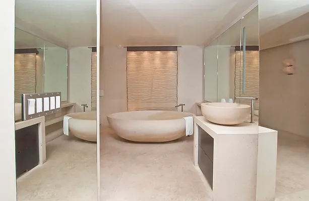 Sold by Azulay Group | media 19