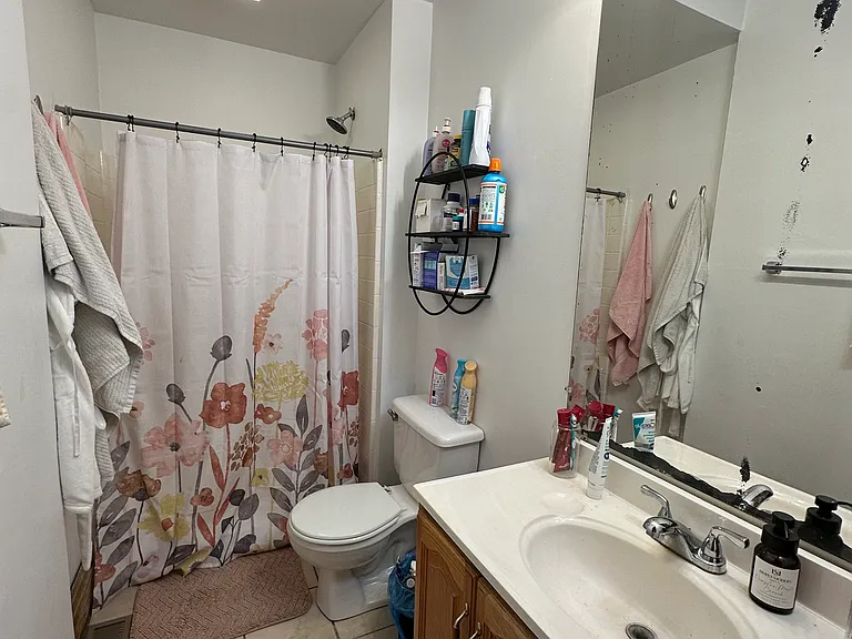 2333 Flora St — Photo 4