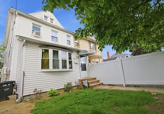 2nd image of 10219 213th St