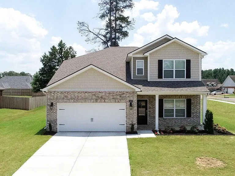 2427 Hyacinth Ln — Photo 1