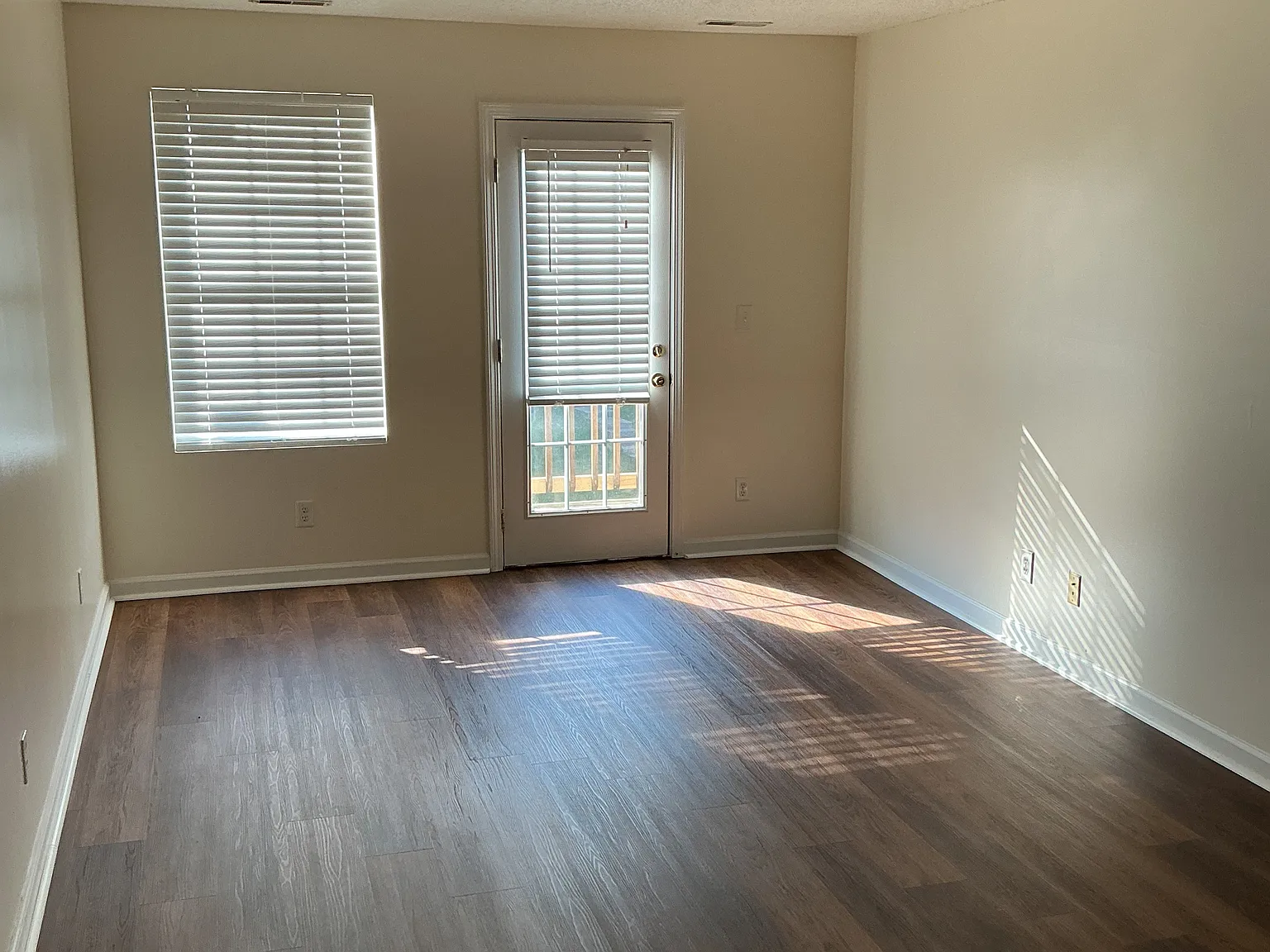 2 BR 1 Bath Apartment — Photo 3