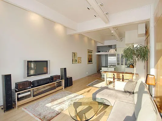 Sold by Sotheby's International Realty | media 9