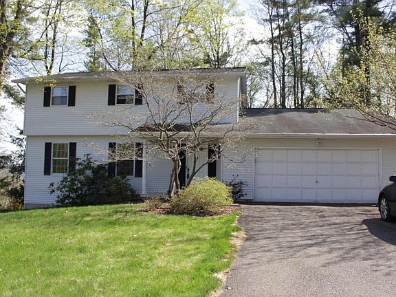 2nd image of 5 Greenwood Cir