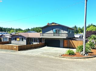 2600 15th St, North Bend, OR 97459