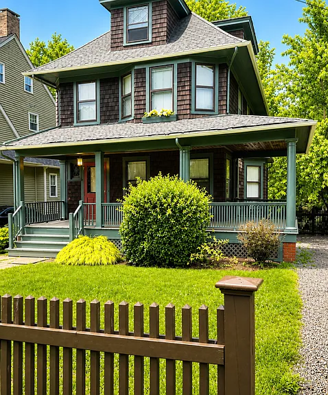 42 Gates Ave — Photo 1