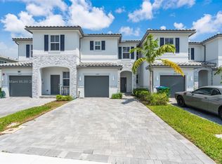 11927 NW 46th St, Coral Springs, FL 33076