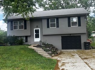 10518 Charles St, Omaha, NE 68114
